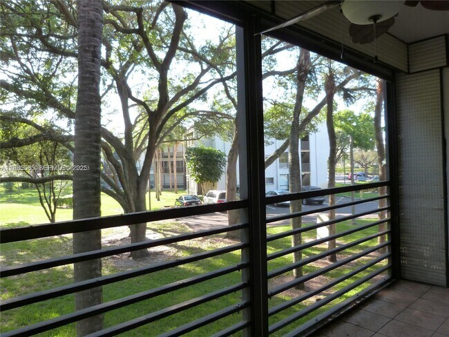 Building Photo - 6751 N University Dr