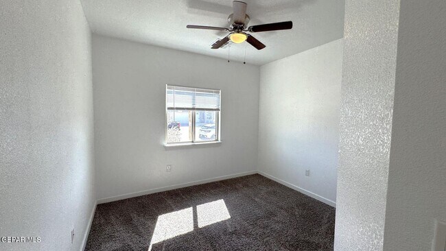 Building Photo - 13921 Lago Vista Ave