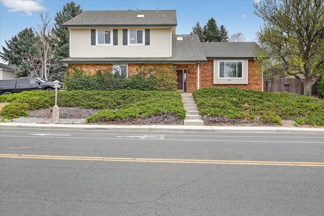 Building Photo - 4BR/4BA Updated Home with Finished Basement Suite & Landscaped Yard