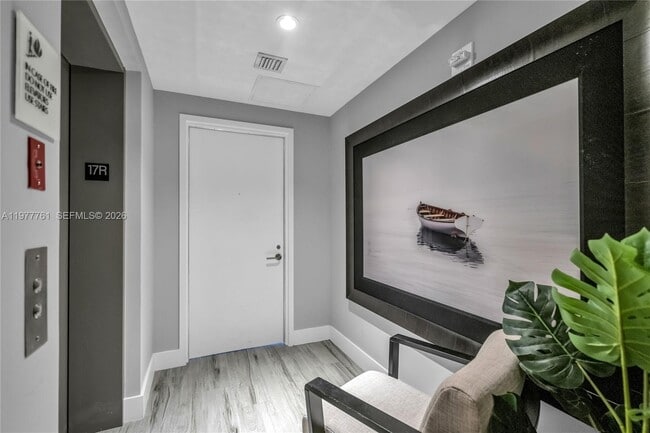 Building Photo - 460 NE 28th St