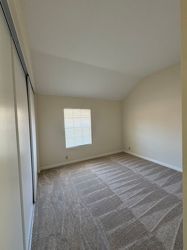 Building Photo - 3 Bed, 3 Bath Two-Story Condo - 9 Georgetown.
