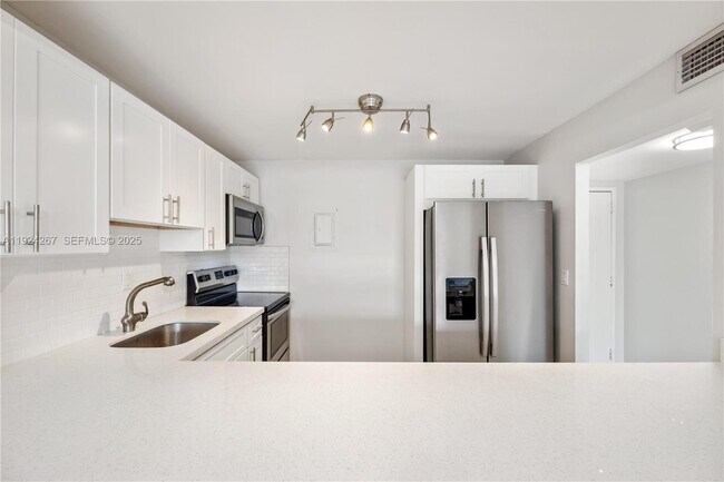 Building Photo - 16740 NE 9th Ave