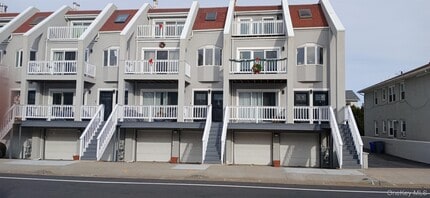 Building Photo - 663 E Broadway