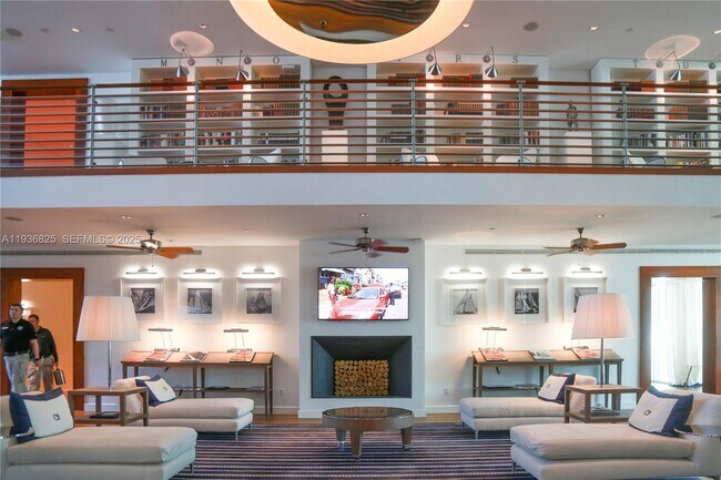 Building Photo - 2627 S Bayshore Dr