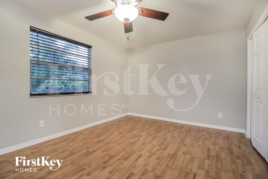 Building Photo - 3021 Dikewood Ct