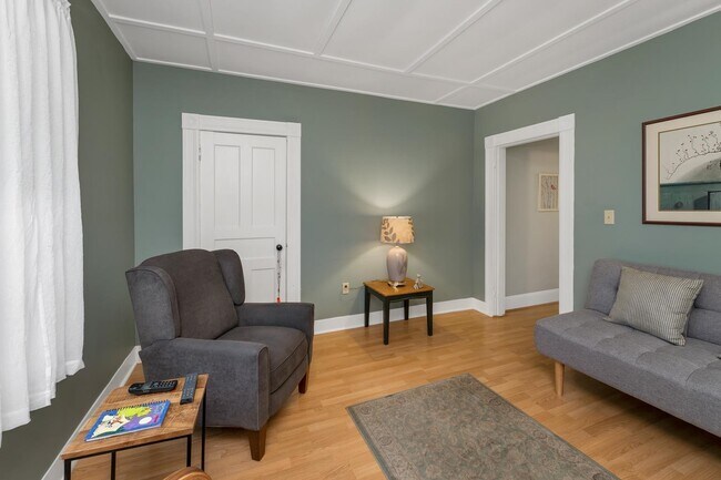 Building Photo - 17 Prospect St