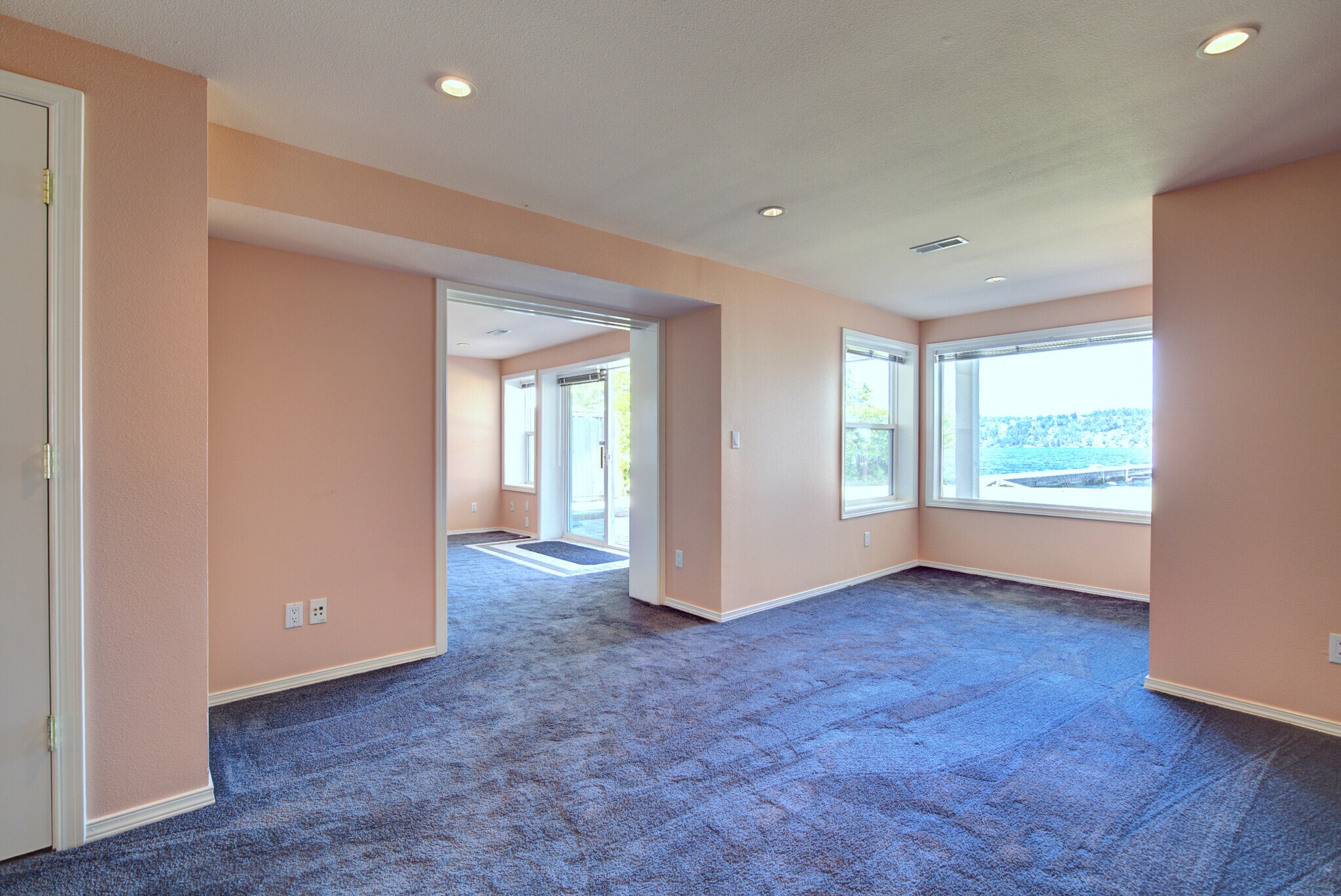 Building Photo - 9942 Rainier Ave S