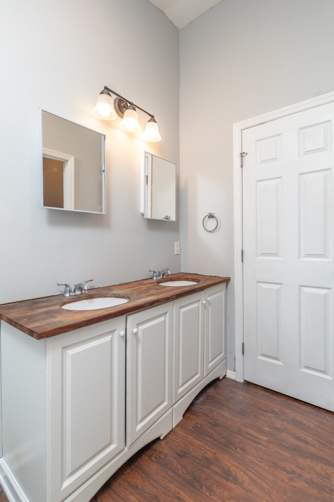 Building Photo - 3009 Sevier Ave