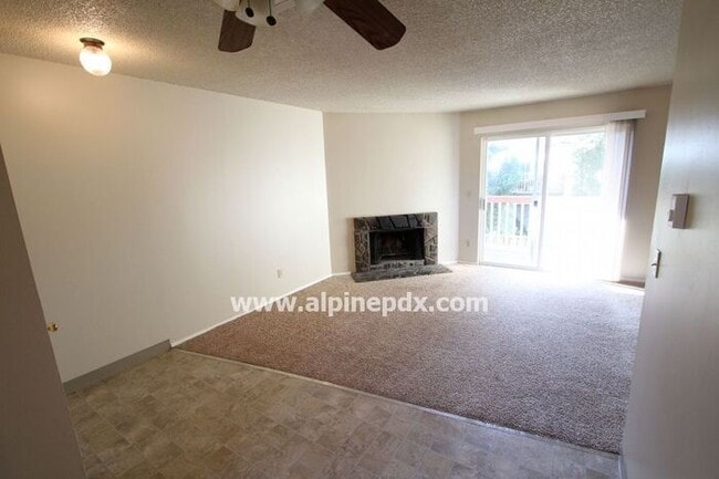 Building Photo - 2 Bed Upstairs Unit at Conestoga!