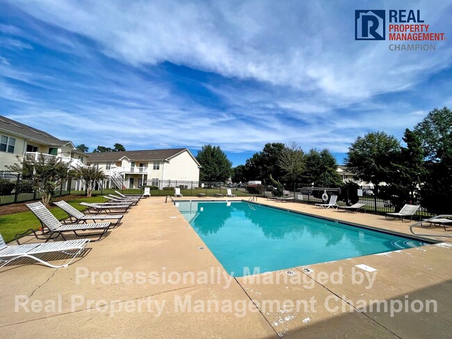 Building Photo - Upper Level Condo in Holton Place w/Community Pool