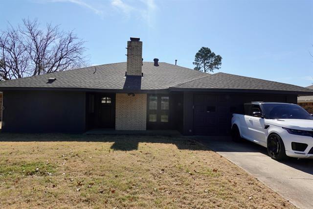 Building Photo - 1831 Kensington Dr