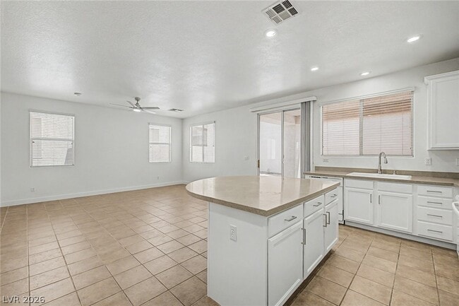 Building Photo - 835 Entrada Ridge Ave