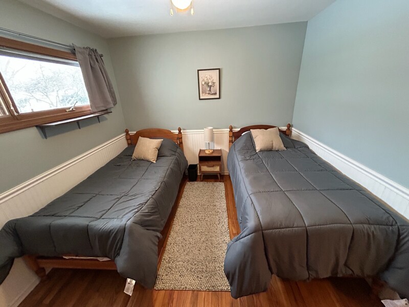 Building Photo - 4994 N Sedgewick Rd