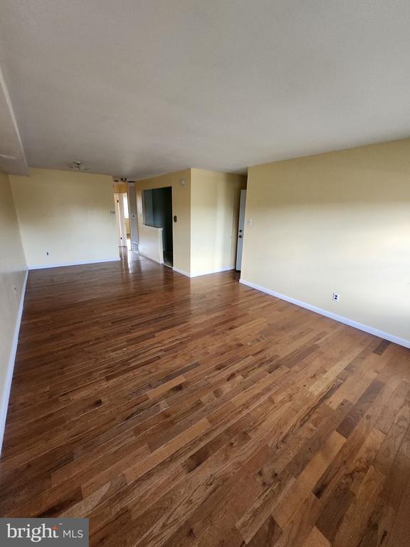 Building Photo - 2738 Island Ave