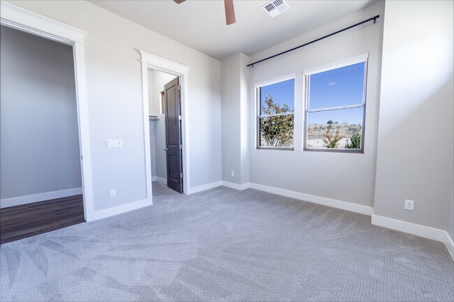 Building Photo - Stunning 3 Bed, 2.5 Bath Prescott Home wit...