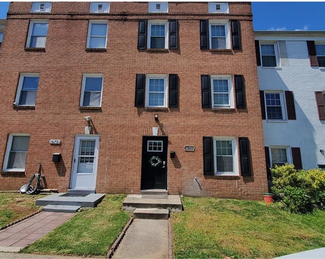Building Photo - 16703 Chowning Ct