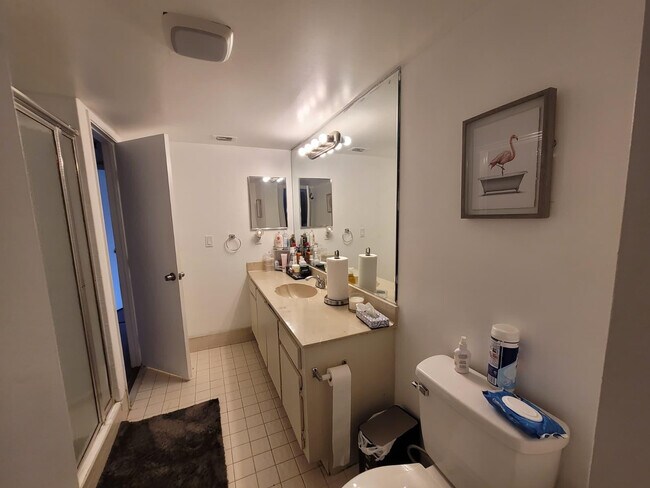 Building Photo - 2200 S Cypress Bend Dr