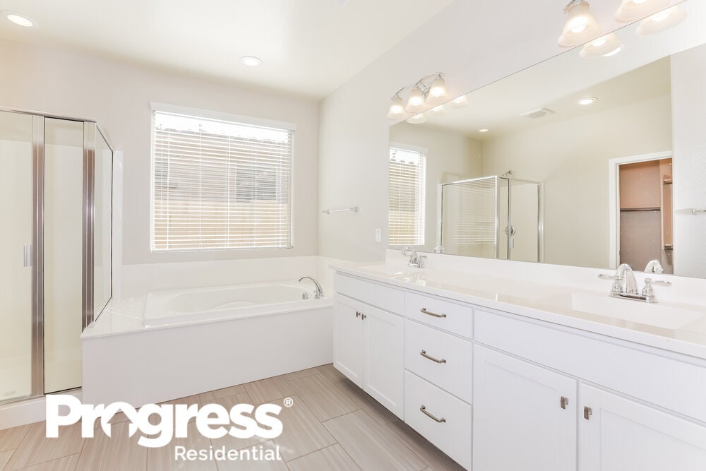 Building Photo - 22507 E Munoz St