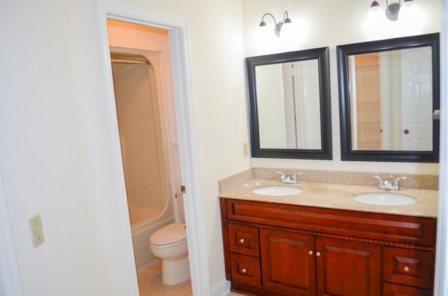 Building Photo - Haile Plantation - Chestnut Hill 3 bedroom 2 bath home