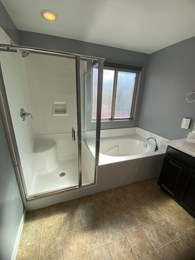 Building Photo - AMERICANA Property Mgmt - Beautiful 4 beds...