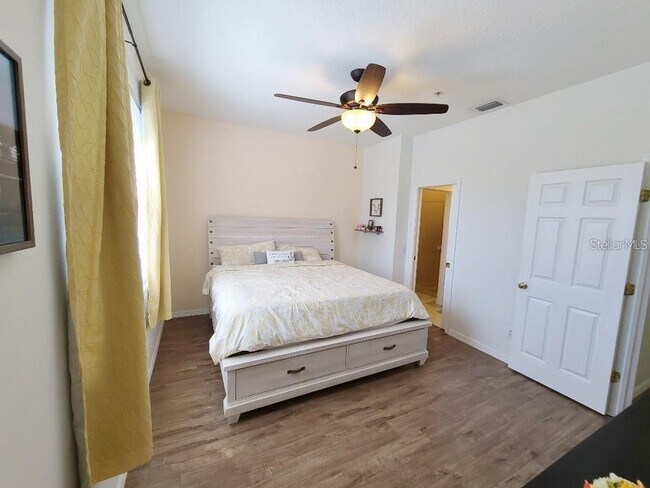Building Photo - 3936 Yellowstone Cir