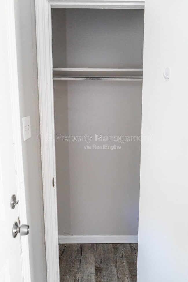 Building Photo - 112 Louella Dr