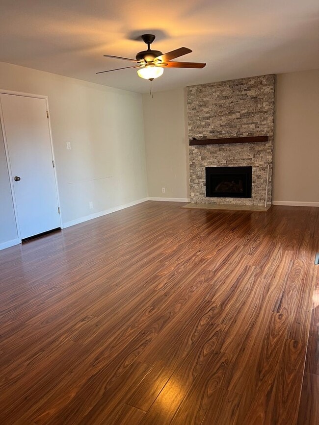 Building Photo - 1393 El Dorado Dr