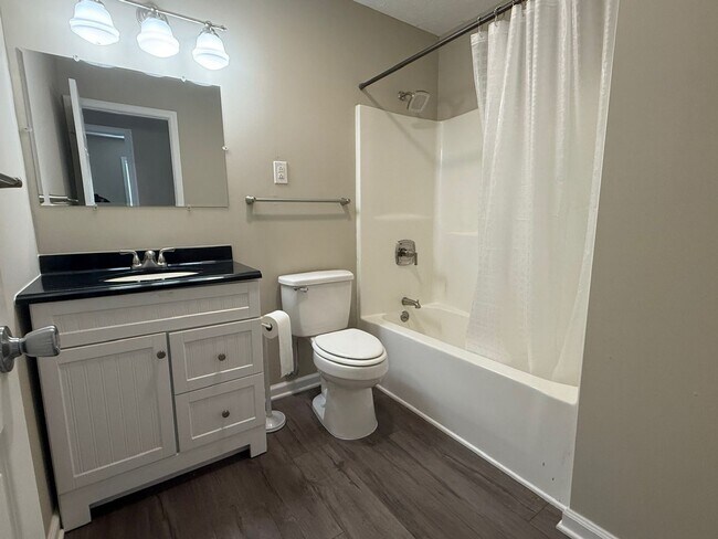 Building Photo - Newly rehab, three bedroom, one bath and Christian Park with a fence yard.