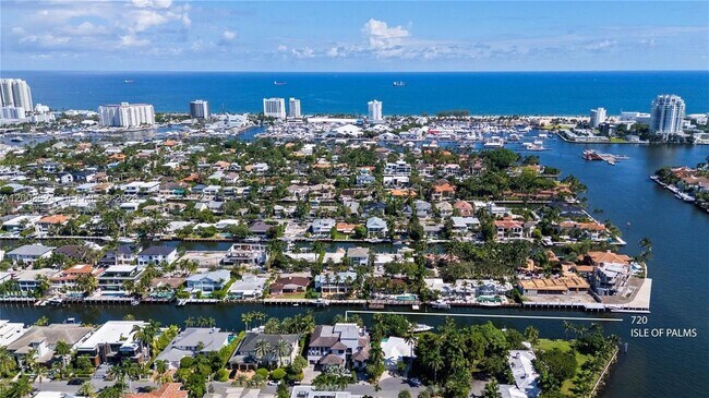 Building Photo - 720 Isle of Palms Dr