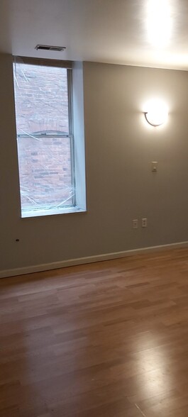 Building Photo - 2219 Pestalozzi St