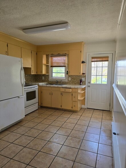 Building Photo - 303 Culbreth Ave
