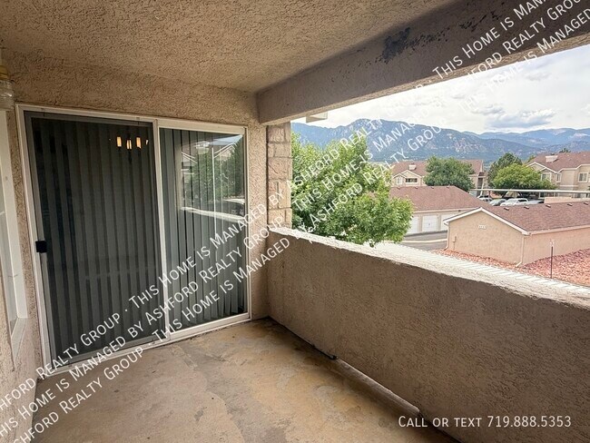Building Photo - 3810 Strawberry Field Grove