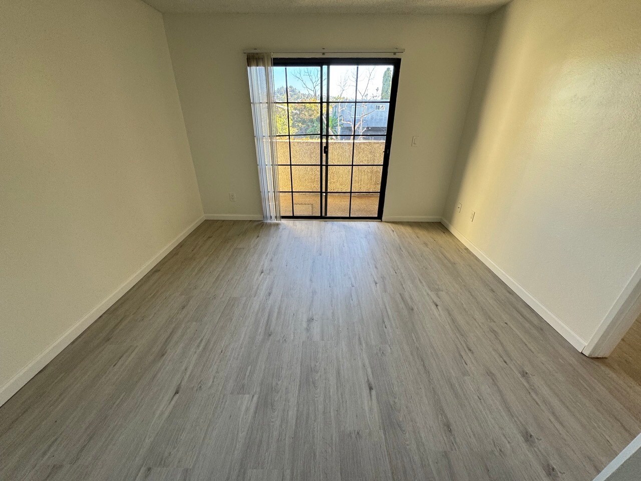 Building Photo - 4633 Vermont Pl