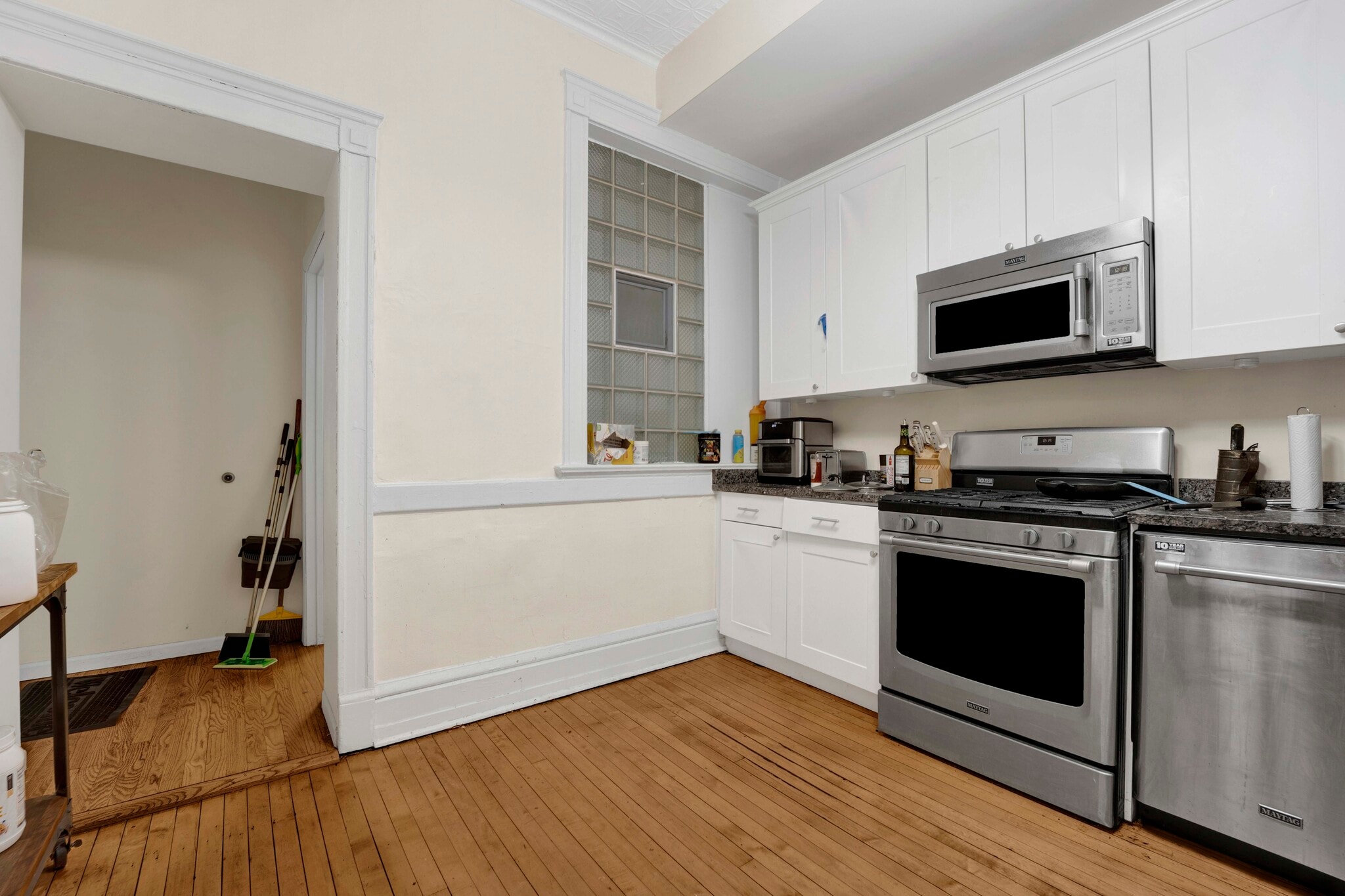 Building Photo - 2522 N Burling St