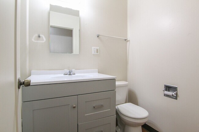 Building Photo - $500 MOVE IN SPECIAL OFF FIRST MONTHS RENT!