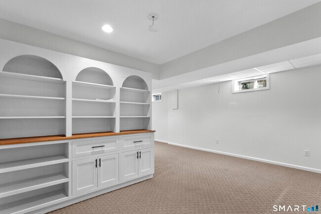 Building Photo - 30 Osborne Pl