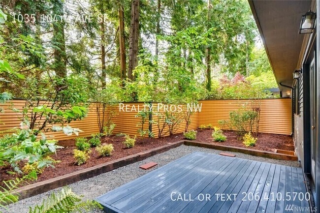 Building Photo - 1035 104th Ave SE