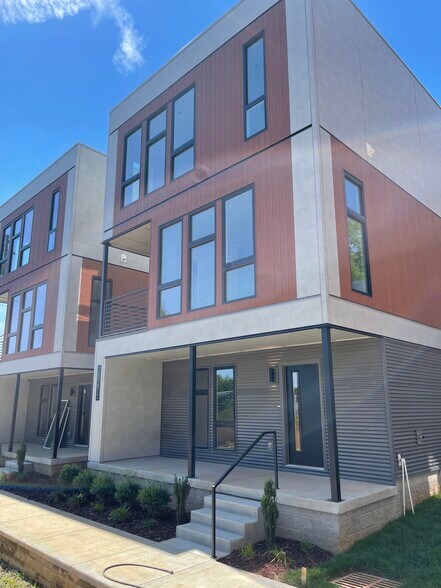 Front Door Entrance - 110 Oceola Ave