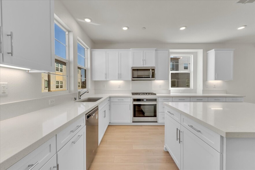 Building Photo - 27116 Valley Oak Pl