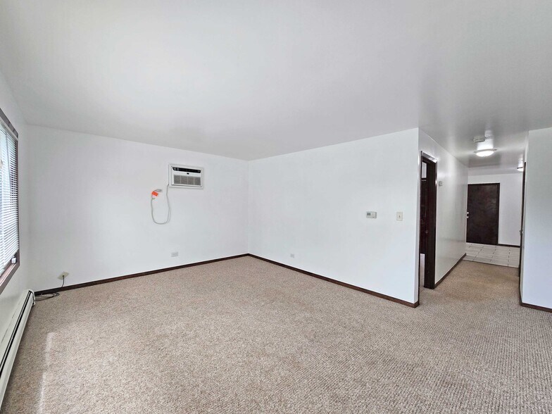 Building Photo - 2 Paxos Dr