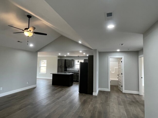 Building Photo - NEW CONSTRUCTION 3 Bed 2 Bath FOR RENT in Waynesville