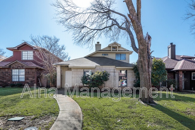 Primary Photo - 1812 Medina Dr