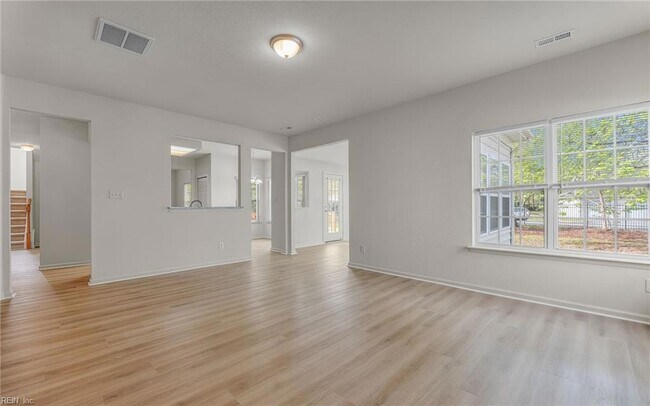 Building Photo - 310 Canaan Cir