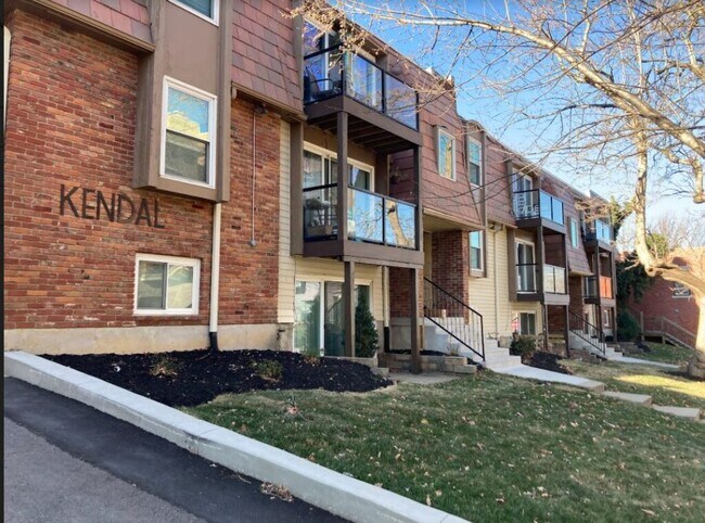 Building Photo - ROANOKE VILLAS