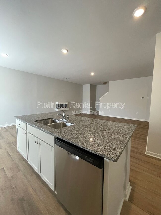 Building Photo - 56 Rustin Rdg