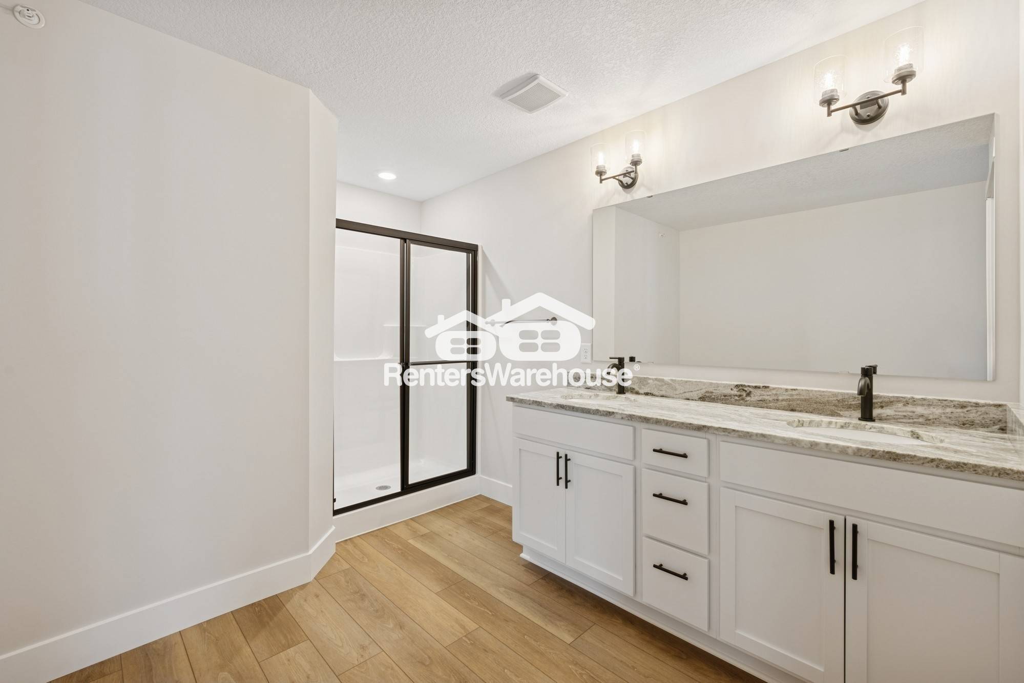 Building Photo - 3413 Douglas Dr N