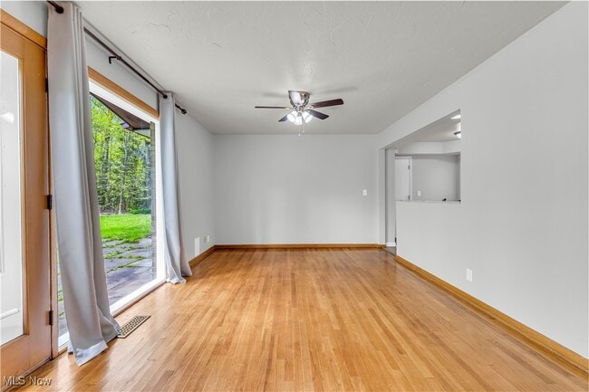 Building Photo - 6481 Glenwillow Dr