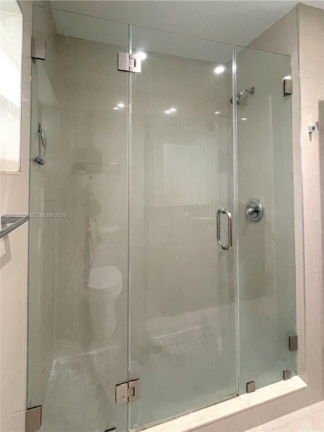 Building Photo - 1005 SW 88th Ct