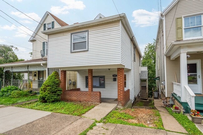 Building Photo - SCORE 1ST MONTH'S RENT FREE IF SIGNED BY FEB 13! Stunning 2 bedroom home in Pitcairn available now!