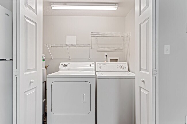 Building Photo - 1051 Blane Dr